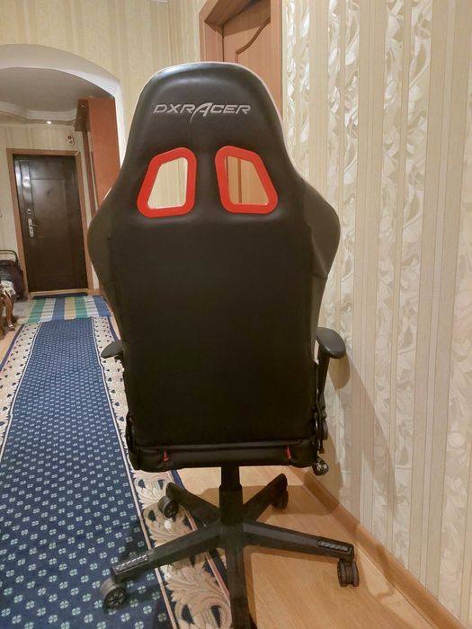 Игровое кресло DX4RACER