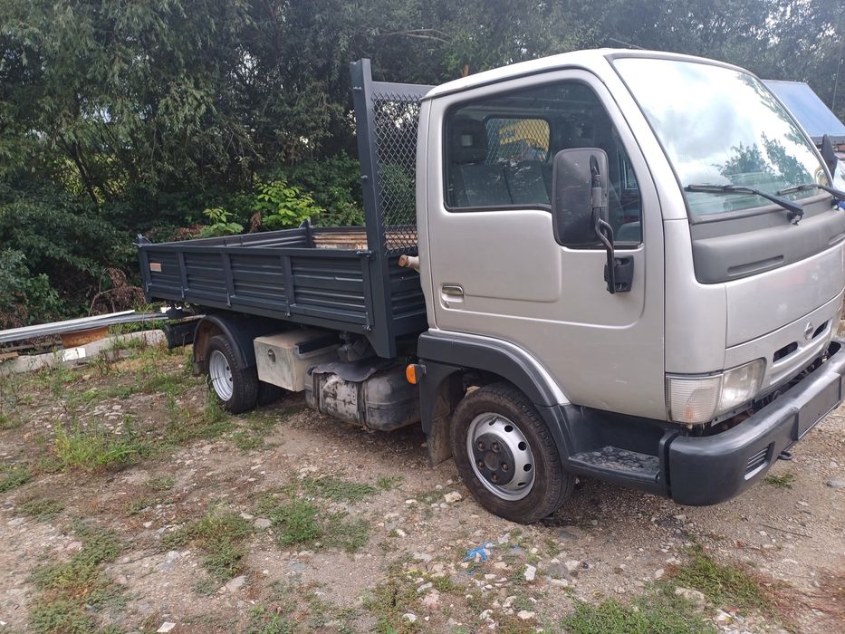 Vând Nissan Cabstar basculabil 3 parti.
