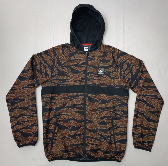Adidas Originals Camouflage Windbreaker Jacket оригинално яке M Адидас