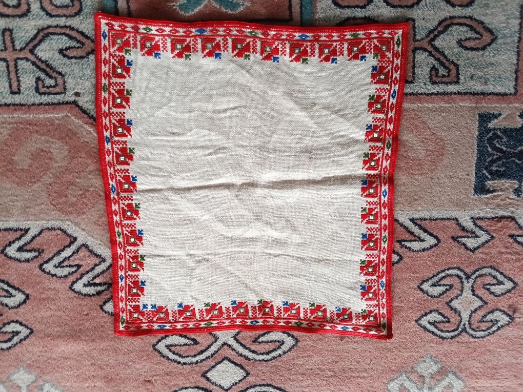 Продавам ръчно бродирани шевици