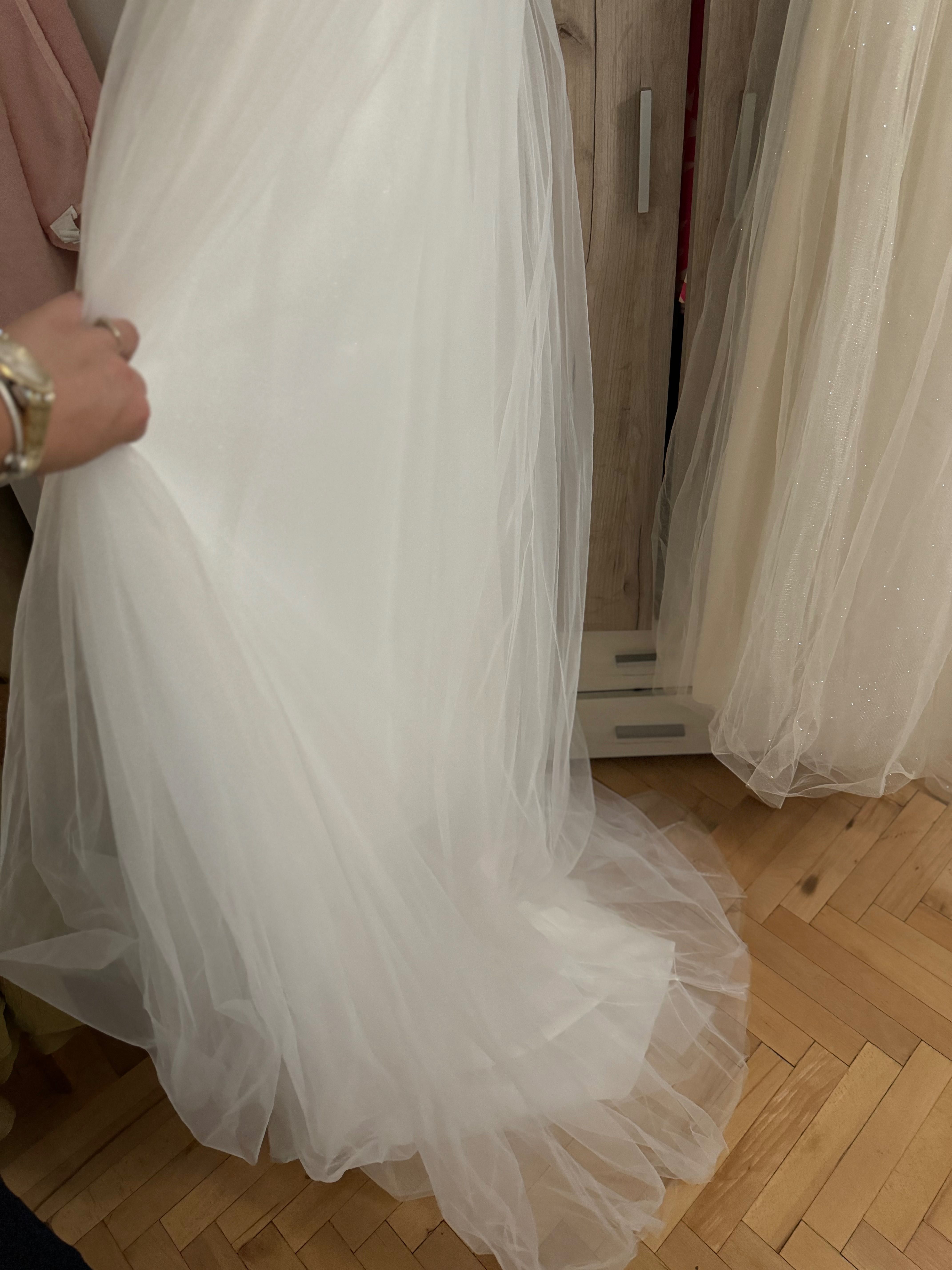 Дълга Булчинска рокля