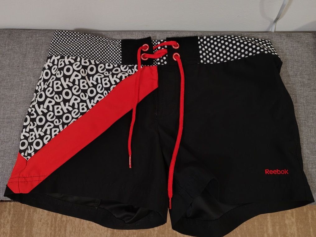 Дамски панталонки Reebok М размер