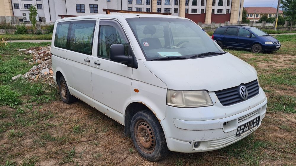 Vw Transporter T5 1.9 axb 8+1 pentru dezmembrari