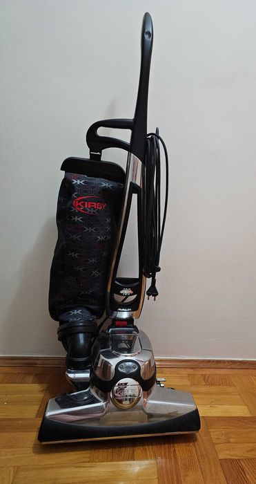 Aspirator Kirby editie aniversara 100 ani.