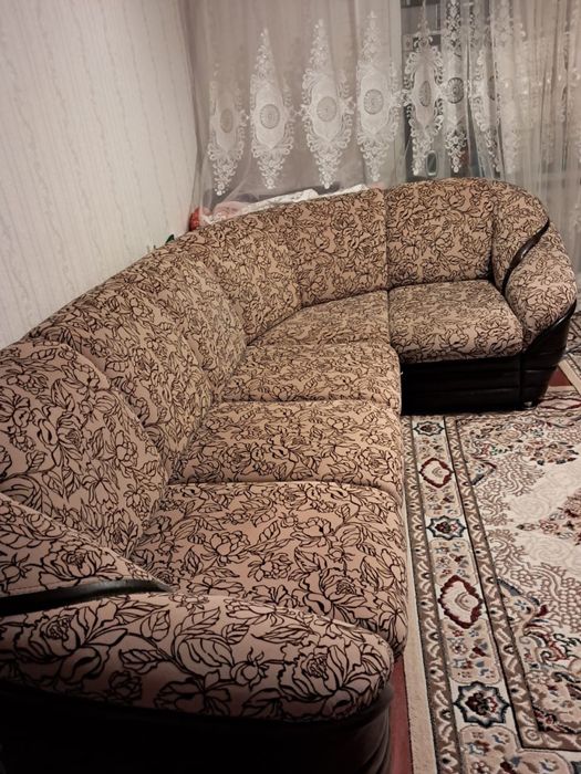 Продам диван угловой