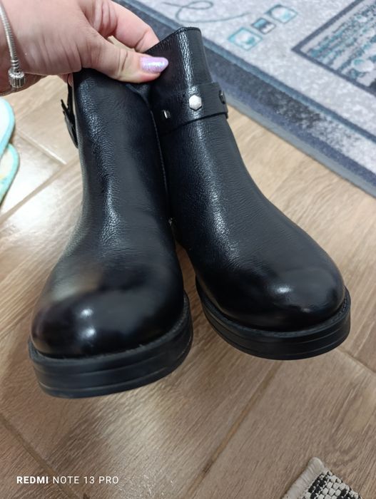 Vând ghete piele noi  39