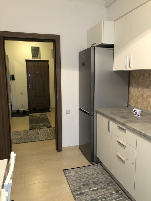 Inchiriez apartament