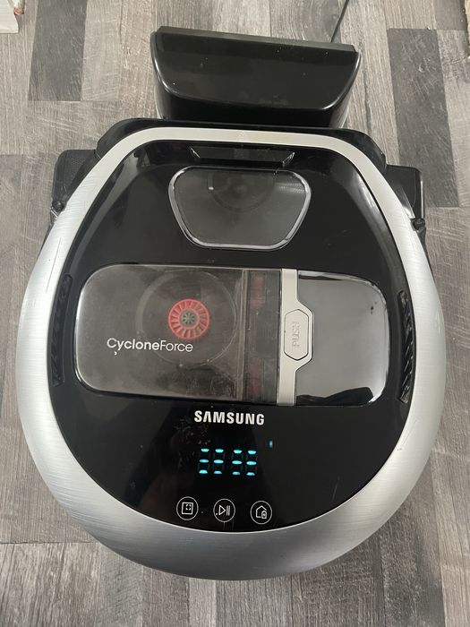 Робот пылесос рабочий