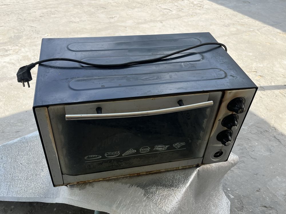 Продам духовку 8000