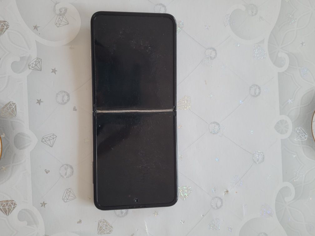 Samsung Galaxy Flip 3