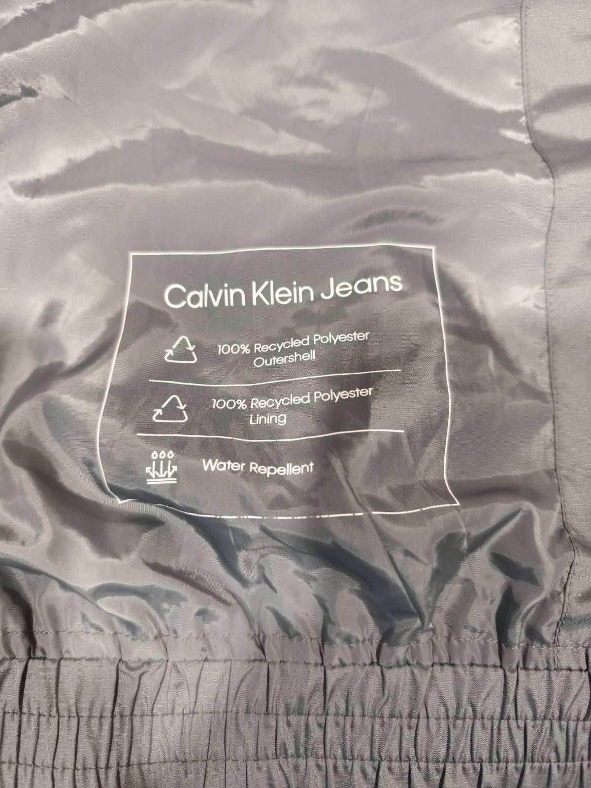Яке Calvin Klein