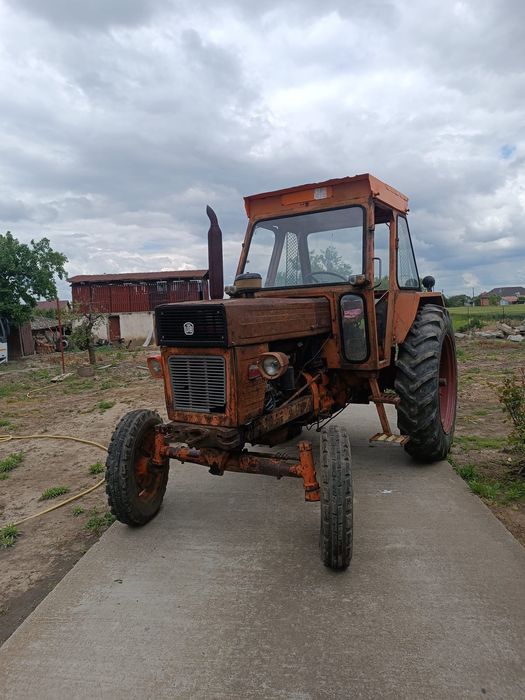 Tractor universal 650 m