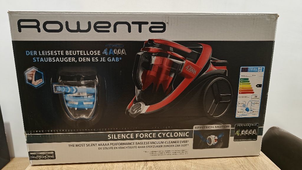 Aspirator fără sac Rowenta Silence Force Cyclonic 5, 550W, 2.5L,