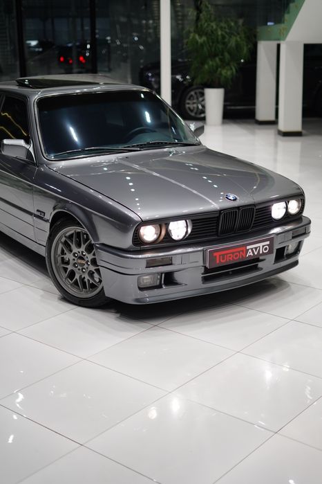BMW E30 330I идеальная машина