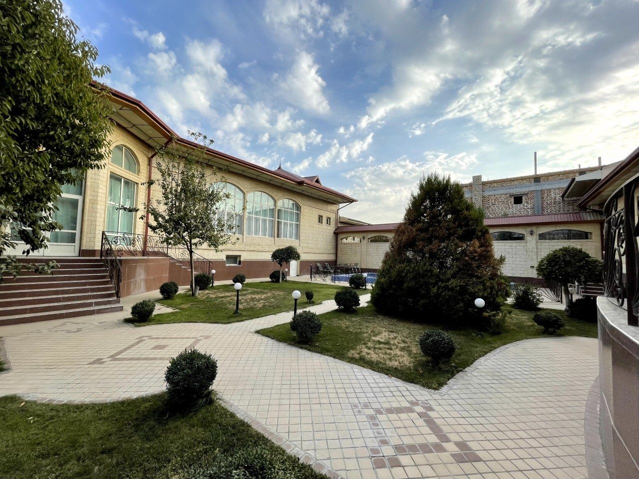 Продаётся Шикарные 2 Дома. 16 соток!  Сергели.
