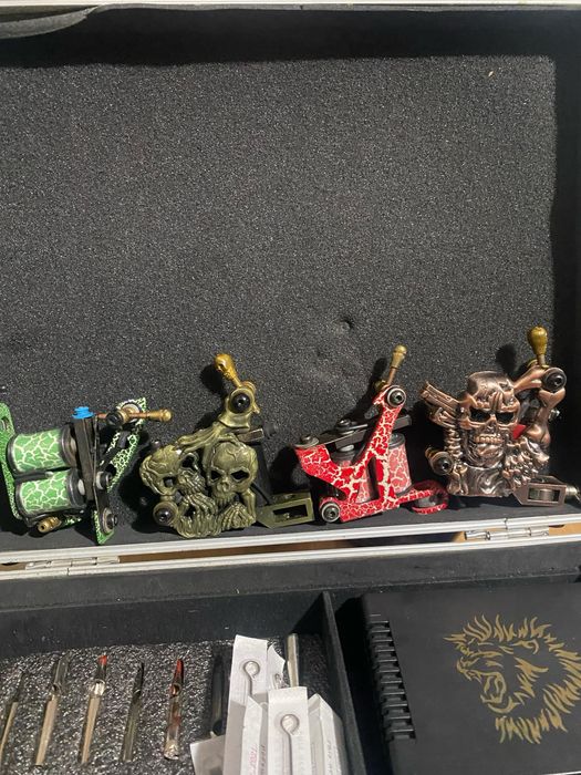 Aparat tatuat model vechi