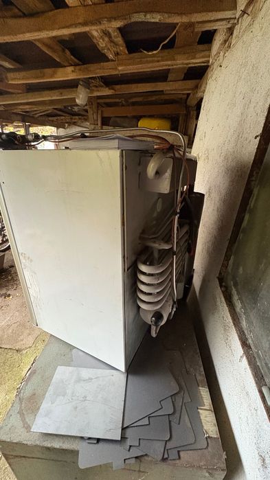 Хладилник на газ 12 в и 220 в