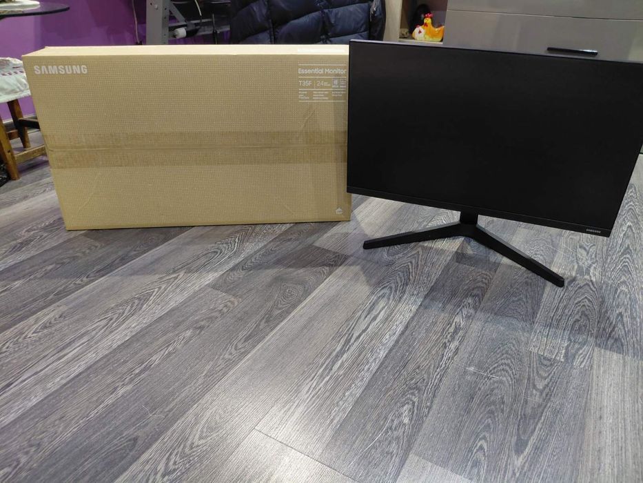 Монитор Samsung Essential monitor T35F