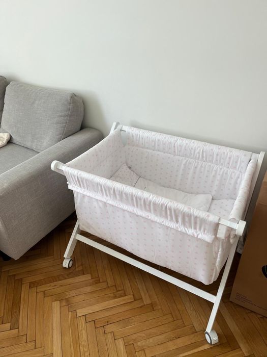 Patut cu roti pentru bebelus