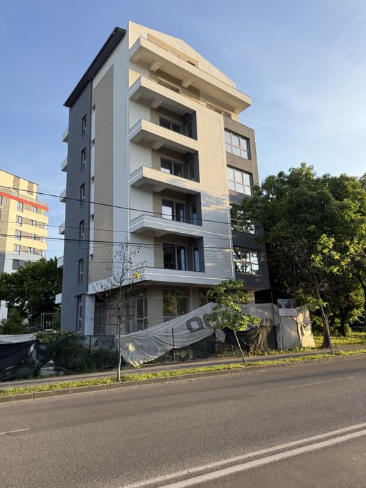 Apartament 3 camere 111 mp bloc nou