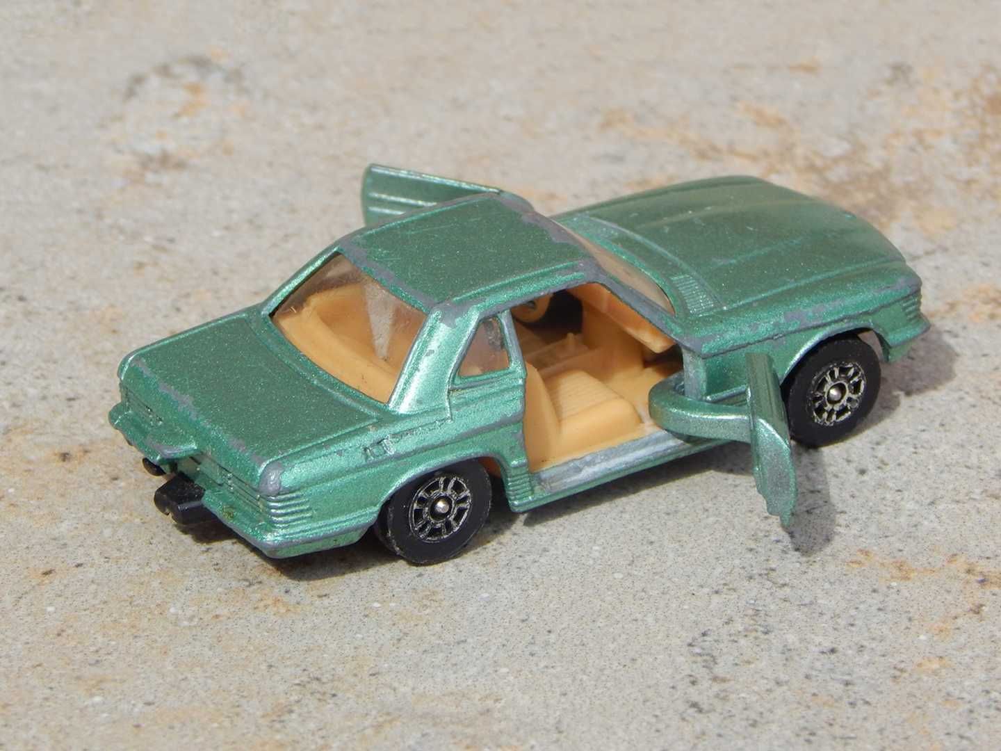 Macheta Mercedes-Benz 500 SL (R107) 1980 Corgi Mare Britanie 1:64