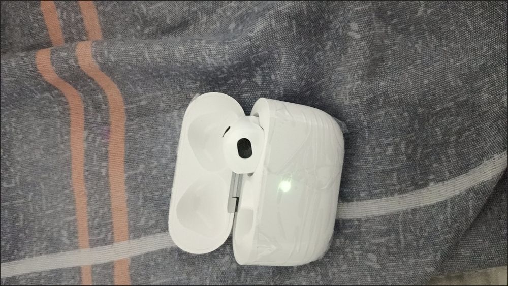 Air pods bilan sifatli eshiting