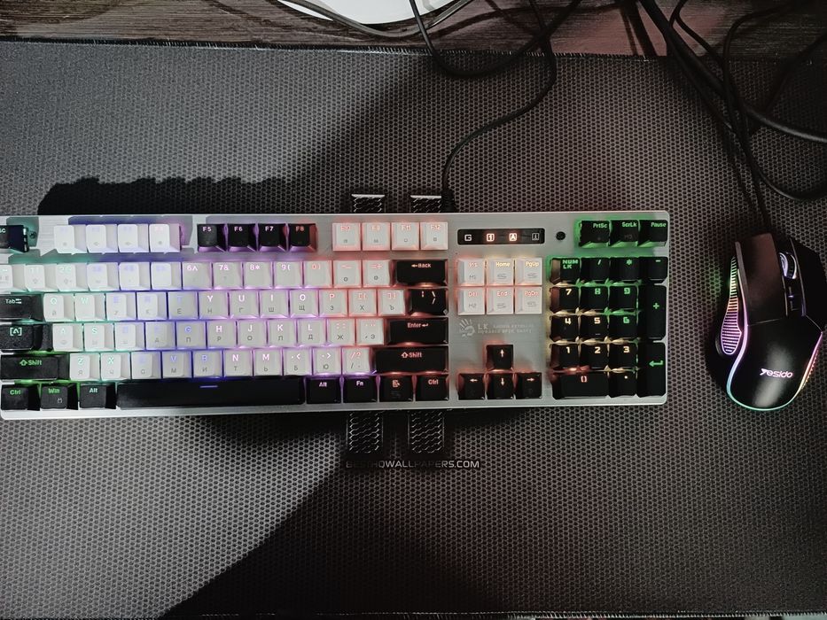 Клавиатуралар сотилади механически срочно