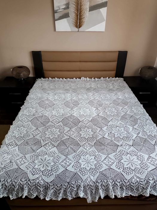 Ръчно,изплетена покривка