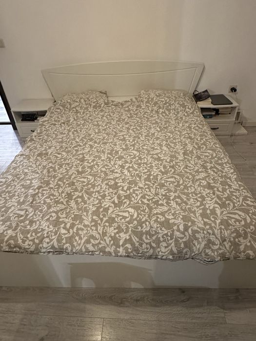 Vând mobilier complet de dormitor