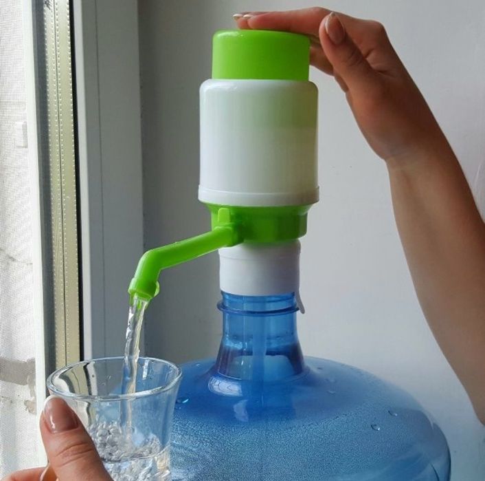Помпа для воды зеленая для бутыля 19л