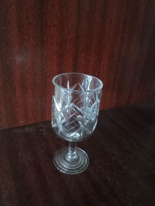 Продам хрустальные рюмки
