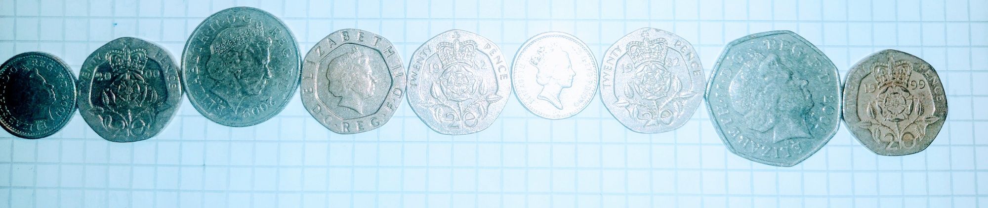 Monede cu u Regina angliei  vechi