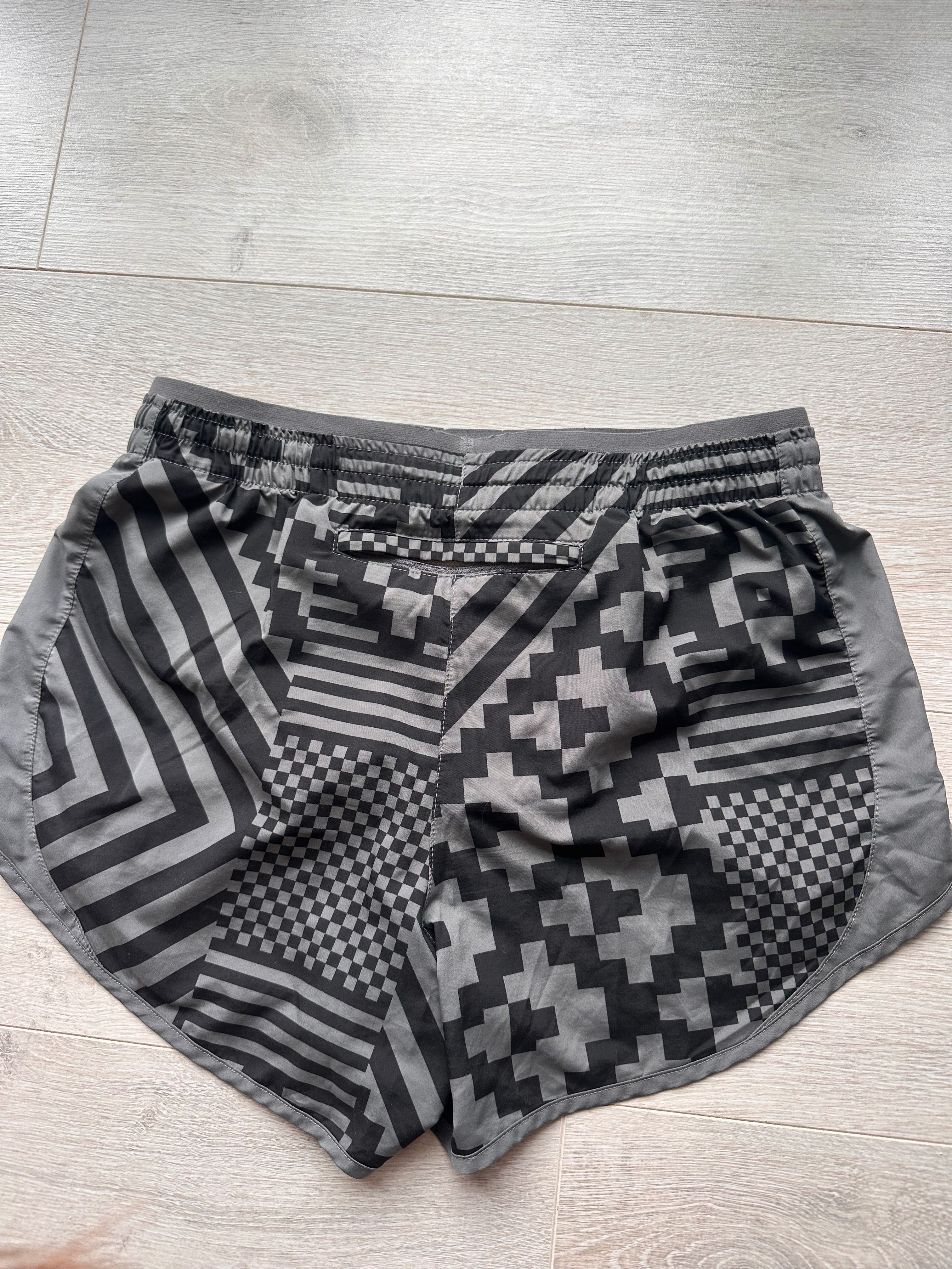 Къси панталонки Nike