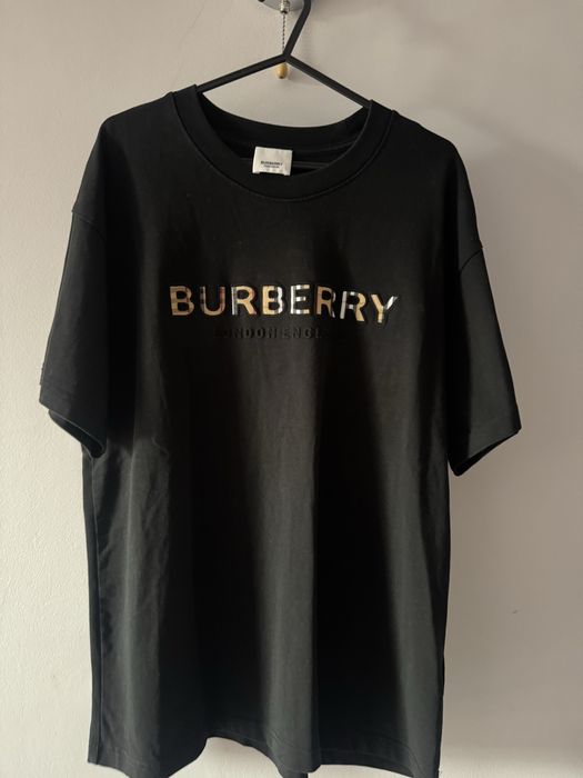 Продавам тениски Burberry