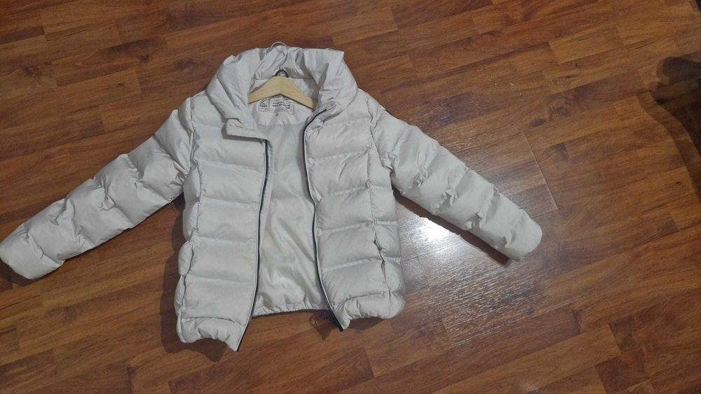 Geaca de iarna pentru fete 10 ani, eleganta si versatila.