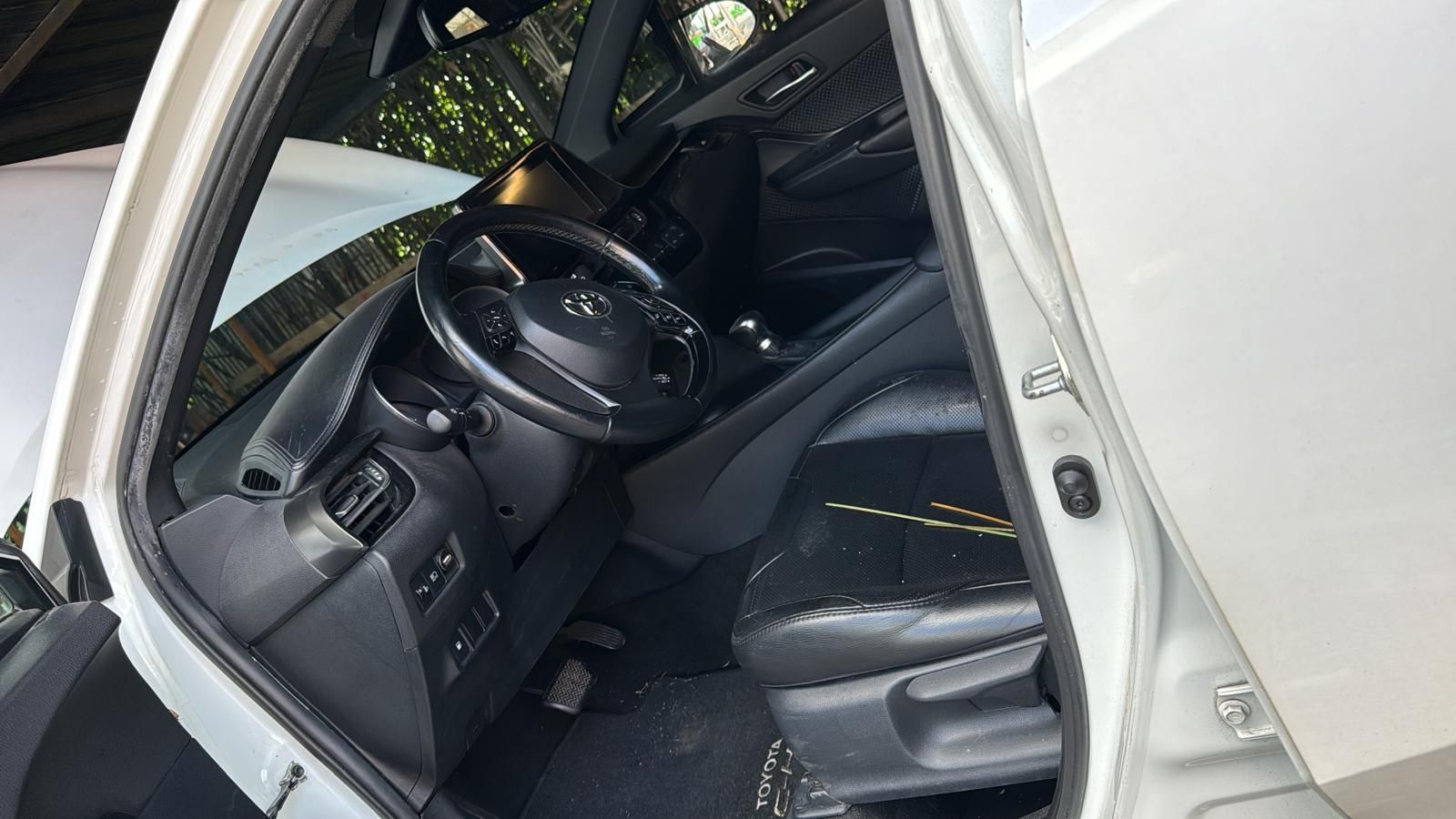 Piese Toyota CH-R 1.8B Hybrid. 2017-2019. Volan stinga