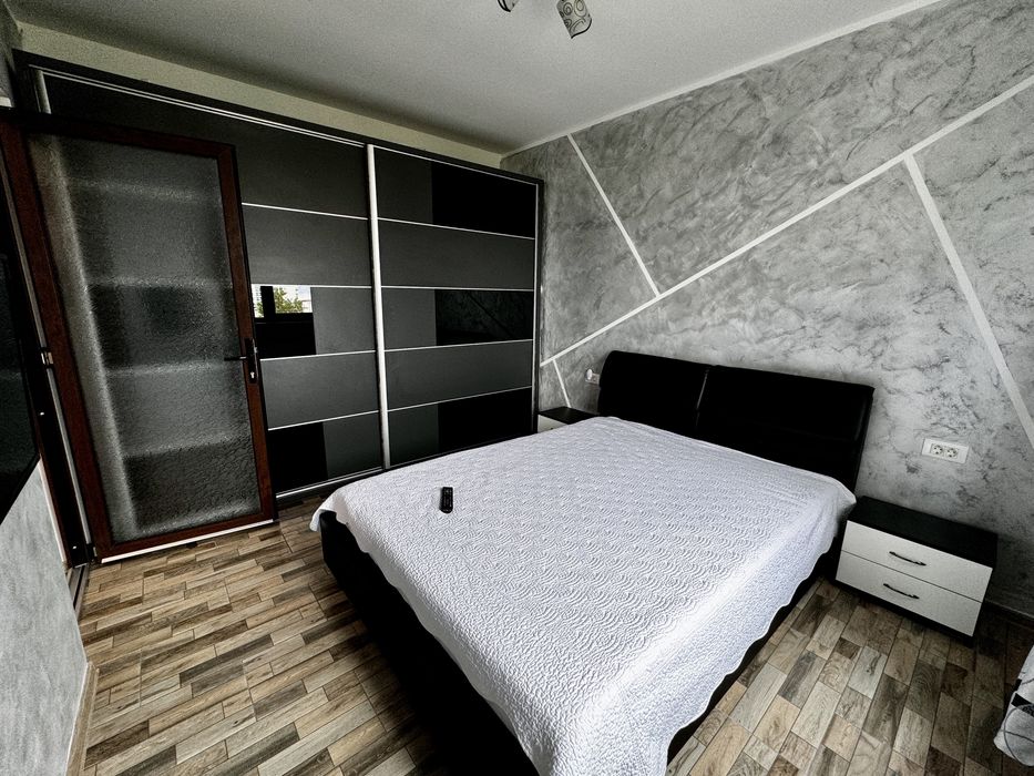 Vand apartament 2 camere, 2 min  distanta de plaja