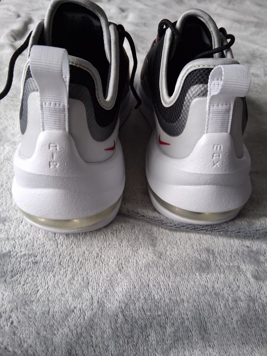 Nike Air Max Axis 40 originali NOI