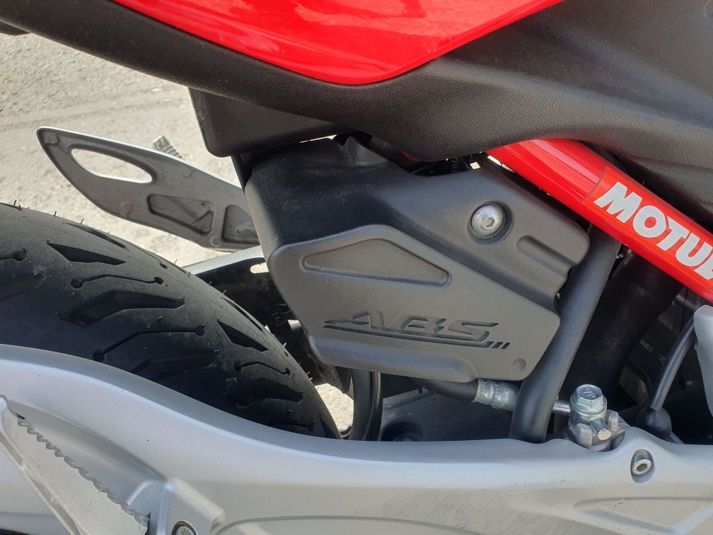 Suzuki sfv650 gladius
