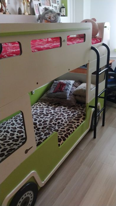 Pat suprapus model autobuz+covor copiii gratuit