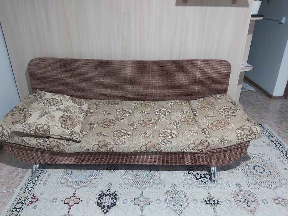 Диван б/у в хорошем состоянии