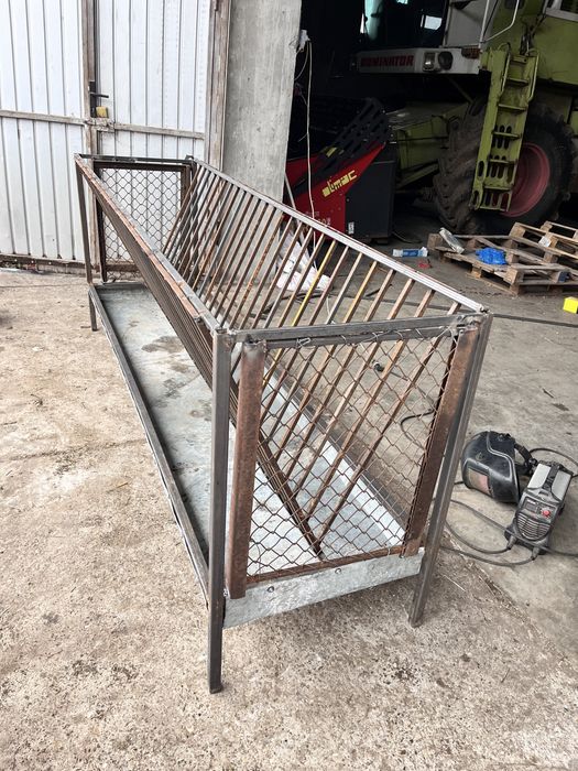 Hrănitori de vanzare