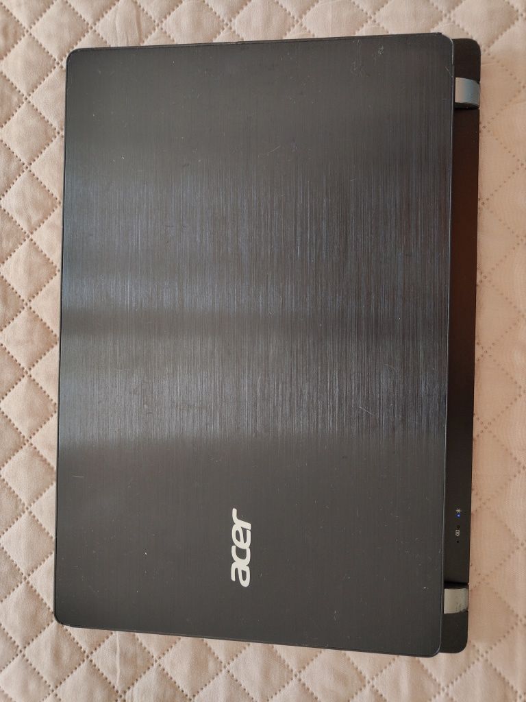 Laptop Acer 14 inch i5 gen 5 / 4 GB RAM / Ssd 128 gb