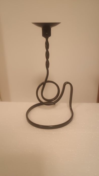 Sfeșnic negru lumânări.