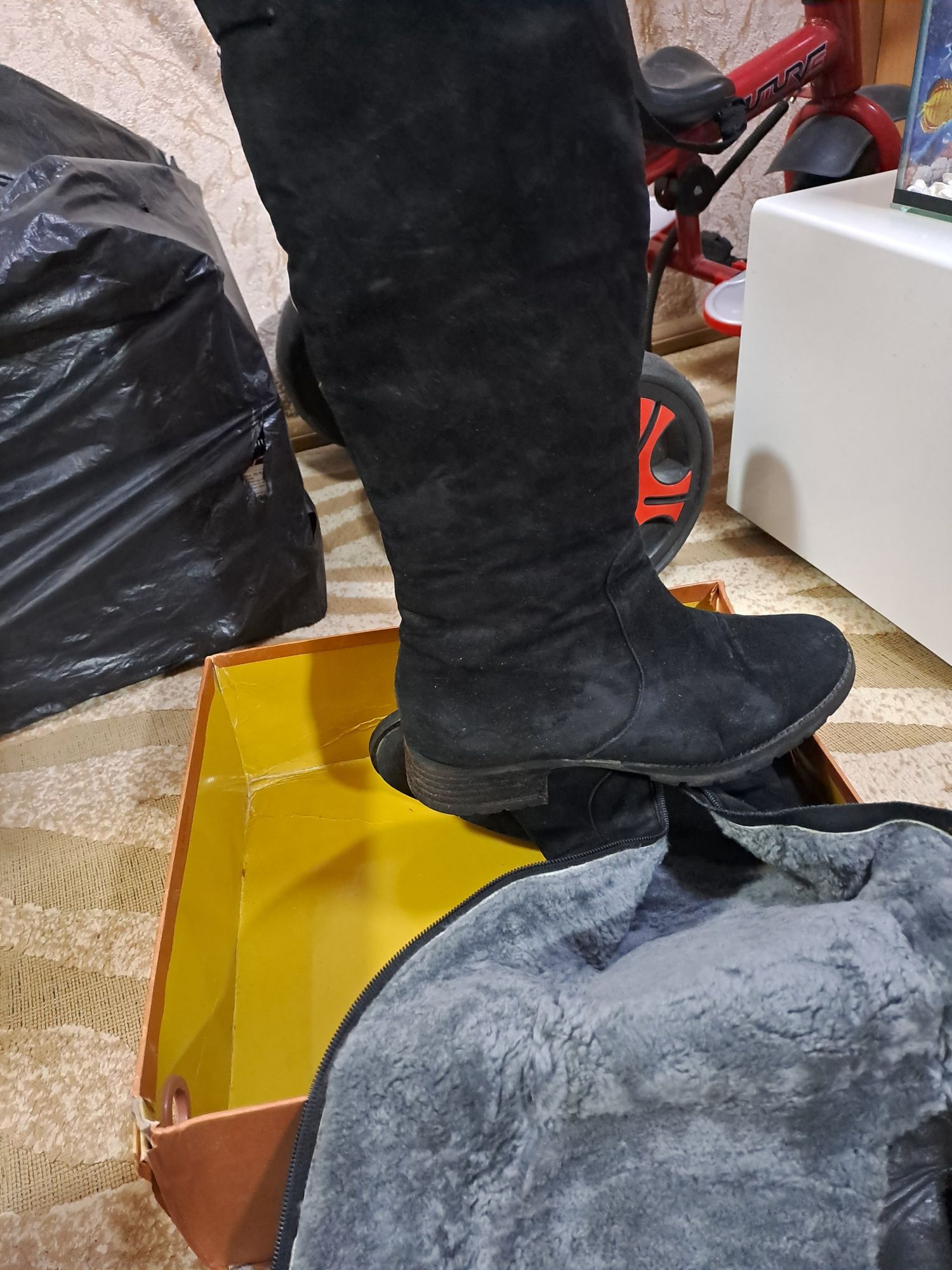 Продам разную обувь  размер  36, 37