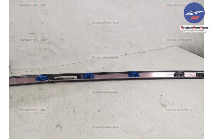 Декоративен Облицовъчен Елемент Таван Дясна Страна оригинален Мерцедес