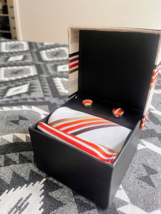 Set butoni + cravata si batista matase