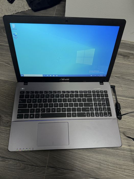 Laptop Asus R510D