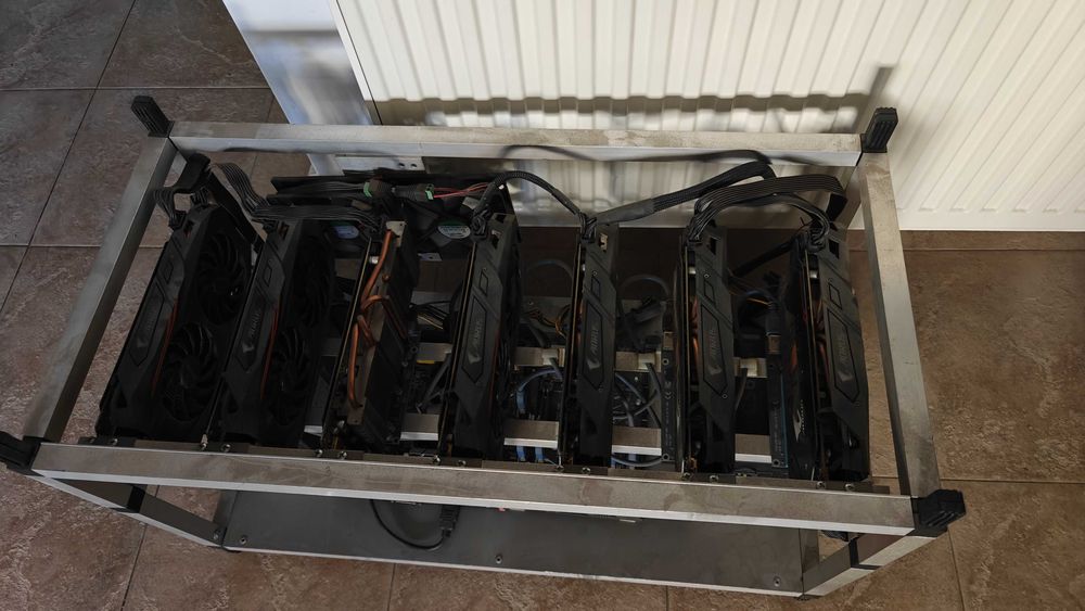 Vând placa video Gigabyte Aorus Radeon