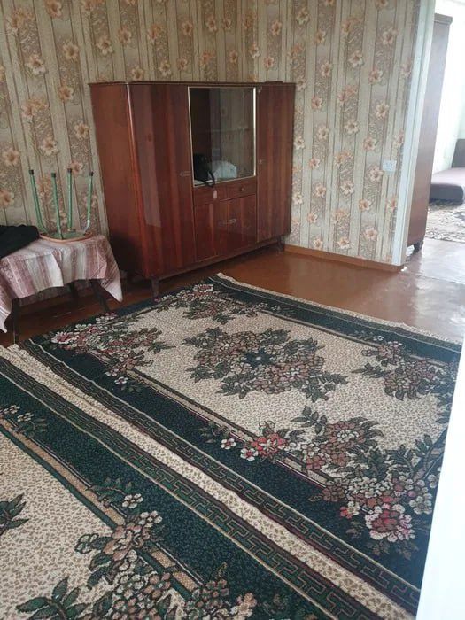 Срочно сдается квартира 2/5/5 Чиланзар-16,Ал-хоразмий круг,студенткам.